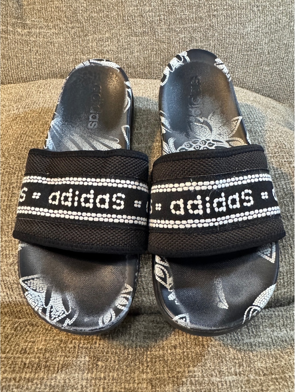 adidas Women’s Adilette Comfort Slides Black Floral Paisley Size 8 (GV7085)